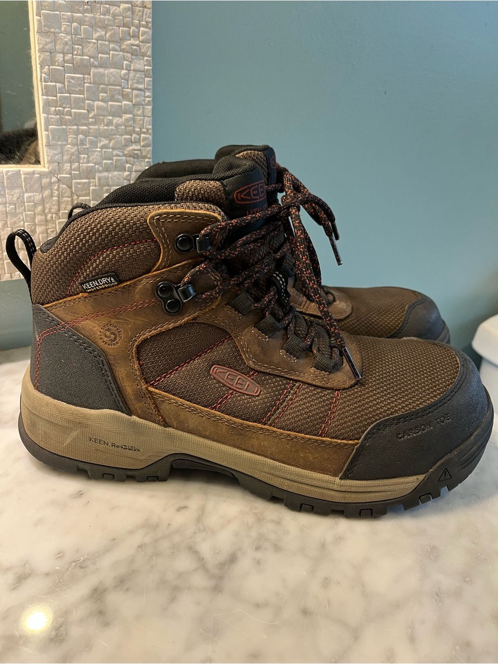 Keen Brown and Black Men's Waterproof Hiking/work boots composite toe